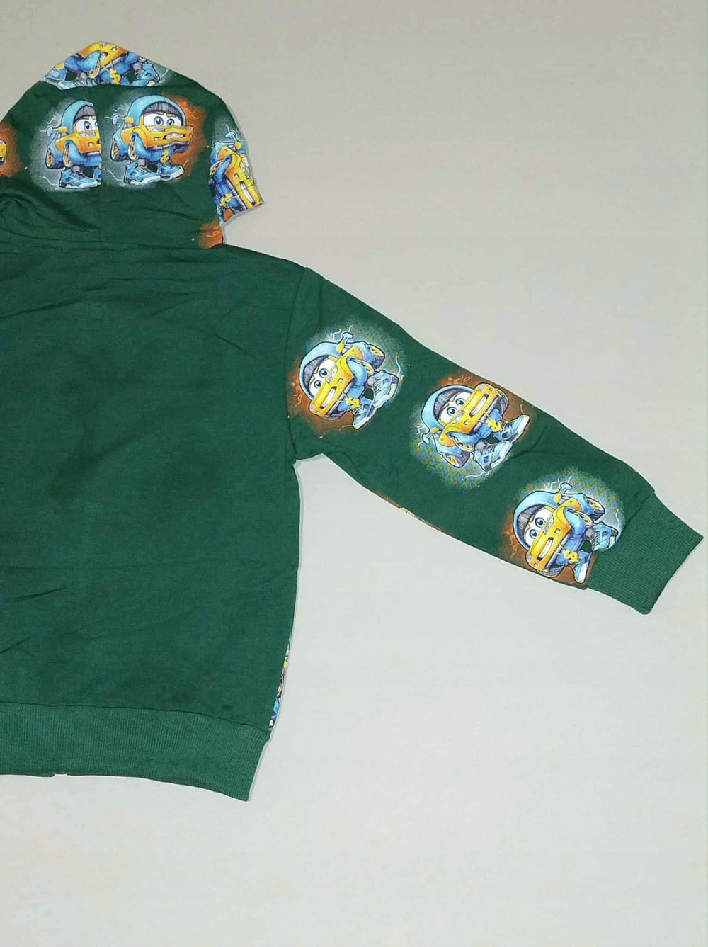 Bluza chłopięca z kapturem zamek zielona auta 98 do 122.b1